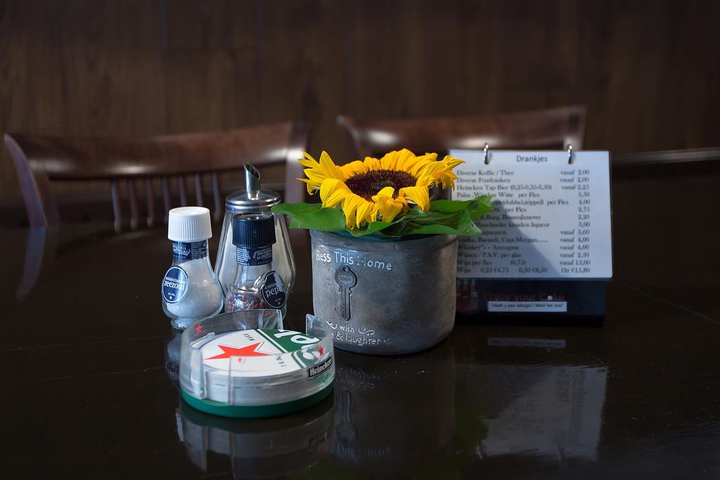 De Gouden Klok Hotel Леуварден Екстериор снимка