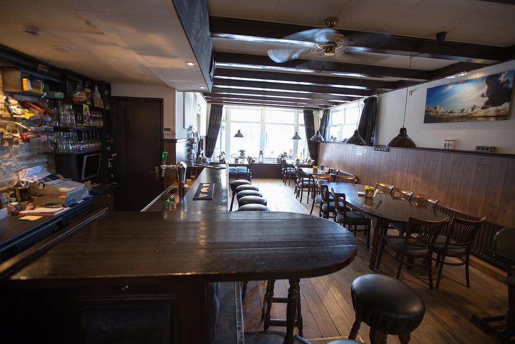 De Gouden Klok Hotel Леуварден Екстериор снимка